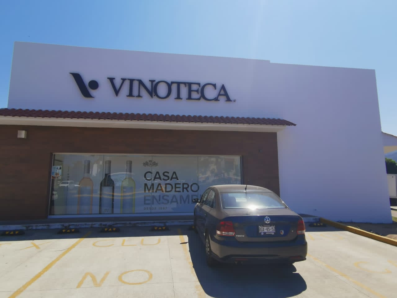 Local comercial — Vinoteca — Dr. Home